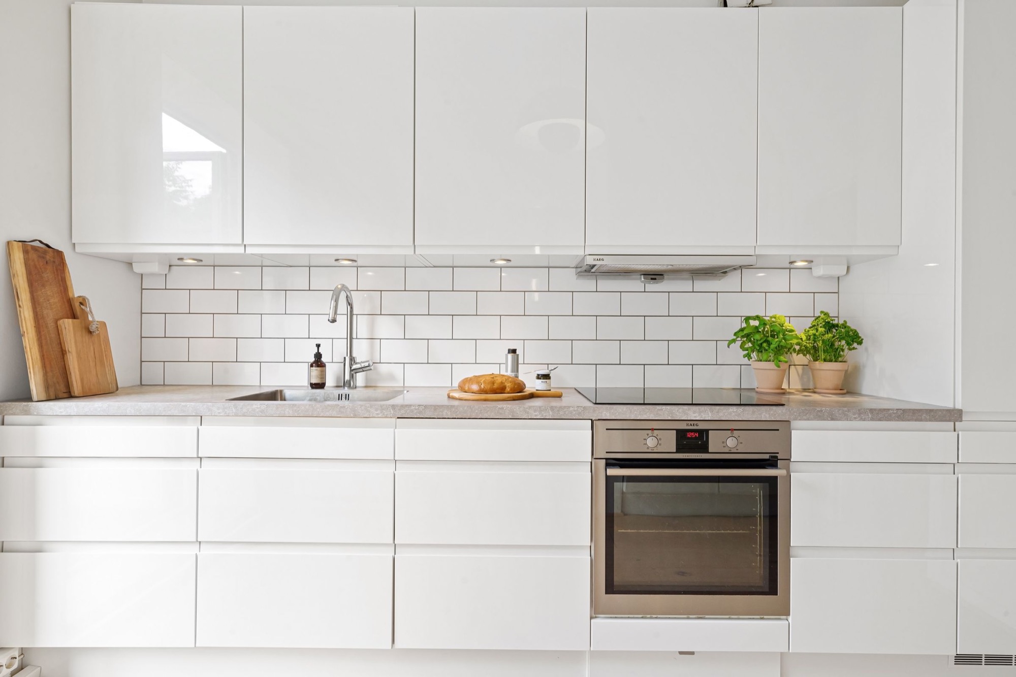 A tiled kitchen splashback